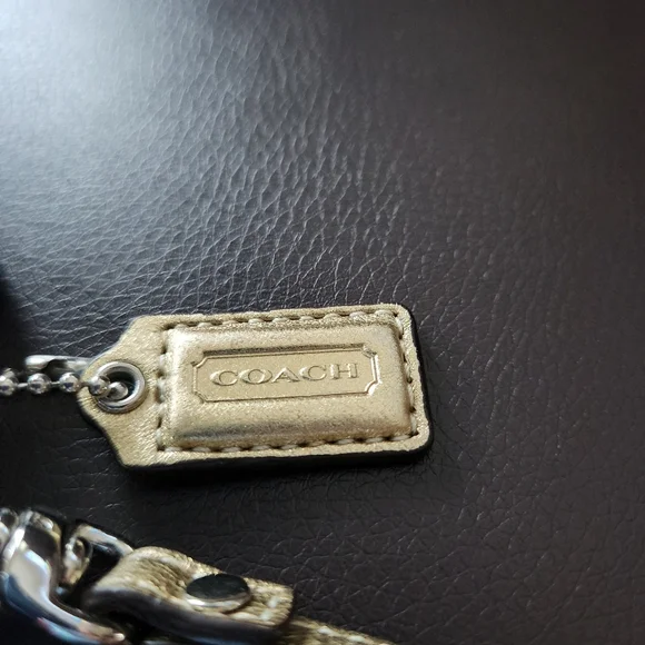 NWOT Coach Gold & Silver Optic Signature Metallic Kisslock Clutch Wristlet - Picture 11 of 15